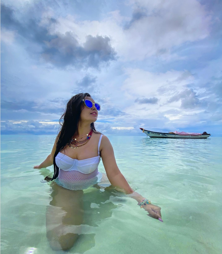 Cancelled my trip to #Maldives & visiting our own #lakshadweep.🇮🇳

#maldivesboycott #Maldivians #LakshadweepTourism #LakshadweepIsland #LakshadweepvsMaldives  #femaleblogger #model #sea #beach #travel #travelphotography #ModiHaiToMumkinHai #Modi #RamMandir #NationalYouthDay