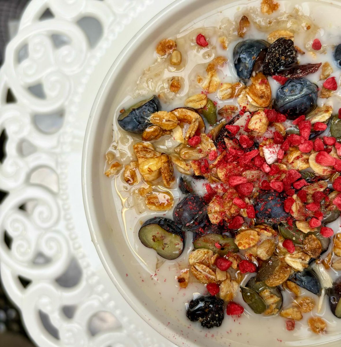SligoFoodTrail's tweet photo. ❄️It’s porridge weather over at Pink Clover❄️

Open Tuesday - Saturday from 9:45- 4:45pm, serving your favourite winter warmers.

📸 Pink Clover

#SligoFoodTrail #Breakfast #VisitSligo #PinkClover https://t.co/CFVMY4Ivst