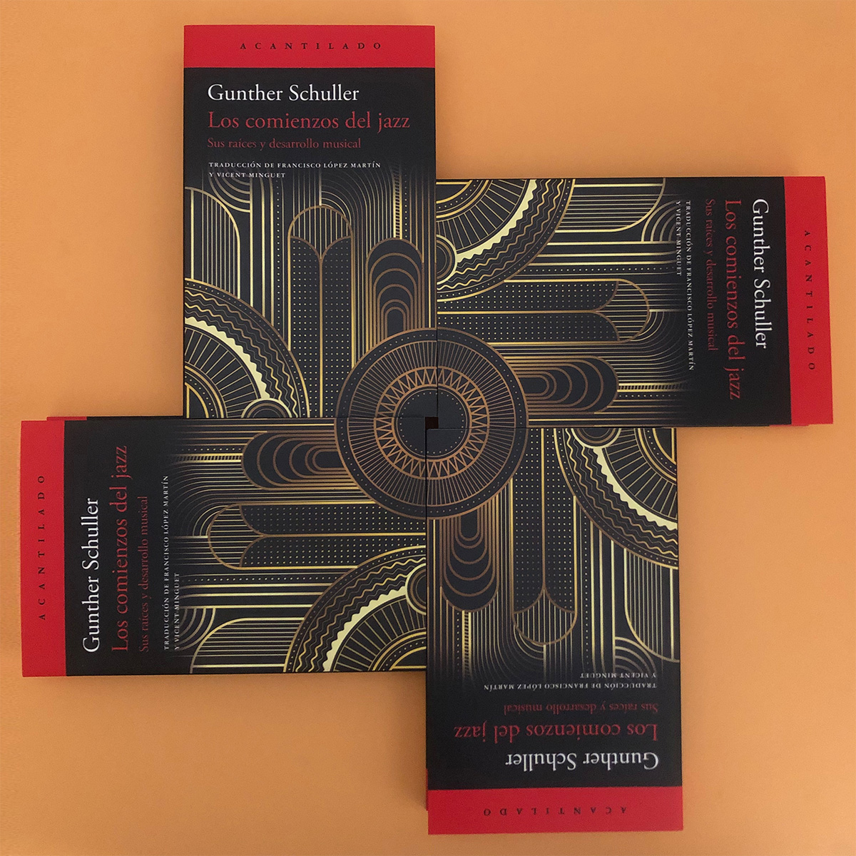 Acantilado1999's tweet photo. «El mejor libro sobre la historia del jazz jamás publicado».
Frank Tirro, Music Library Association

«Un ensayo claro y original, incomparable desde cualquier punto de vista».
The New York Times Book Review

ℹ️«Los comienzos del jazz», Gunther Schuller: https://t.co/uqxLkmdglf https://t.co/6SjWxxbroU