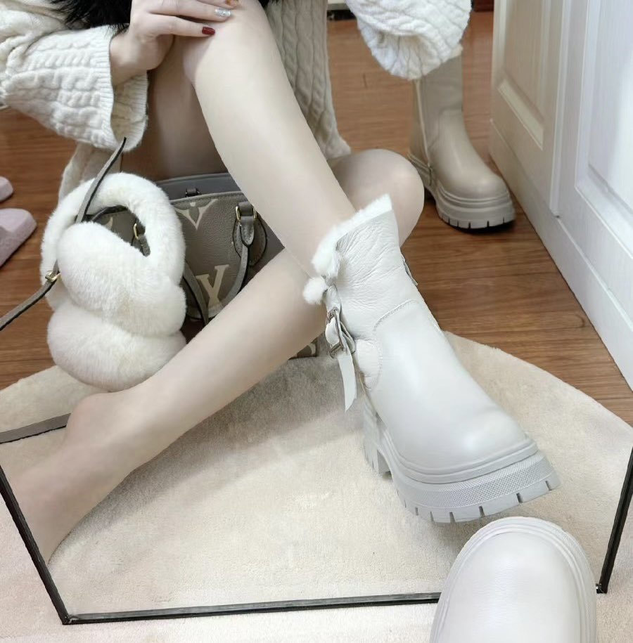 今天穿这鞋出门，指定不冷了。 https://t.co/cLxMSPBVof