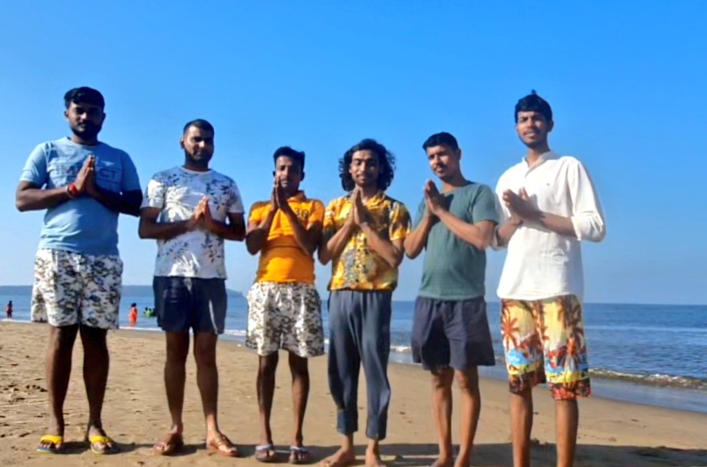 On the #NationalYouthDay (India).
12 Jan 2024.
As #FitIndiaAmbassodor
I perform #Yoga along meditation & spreading Awareness for good health, mind among #YOUTH #tourist at beach, Panaji, Goa to #FitnessMotivation.
@YASMinistry @FitIndiaOff @ApoorvOmArtist
#YouthDay #NYD2024.