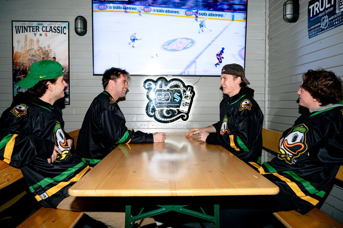UOHockey's tweet photo. Hey look! Game Day just got a whole lot sweeter! Not only is it GREEK NIGHT, but our store is LIVE and with a new color!

For the next two weeks, our jersey story, courtesy of our friends @verberohockey, will be open for jersey orders in white, green, and our NEW black jerseys! https://t.co/4sg5K31gfK