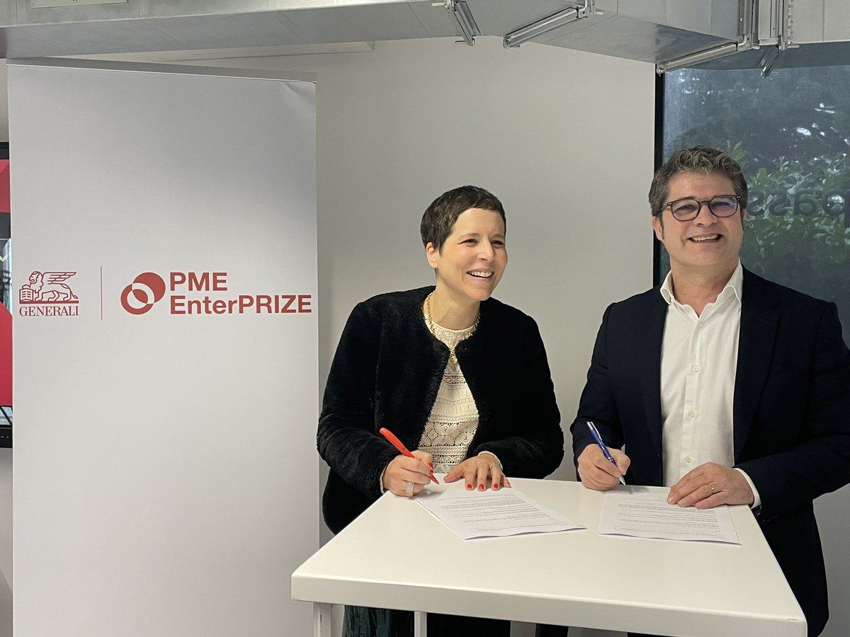 A cette occasion @slepainteur et @eliseginioux signent le tout 1er #partenariat entre un client @generalifrance entrepreneur et notre #fondation @THSNFrance pour favoriser l’emploi de #réfugiés au sein de @ConciergerieSO 😀