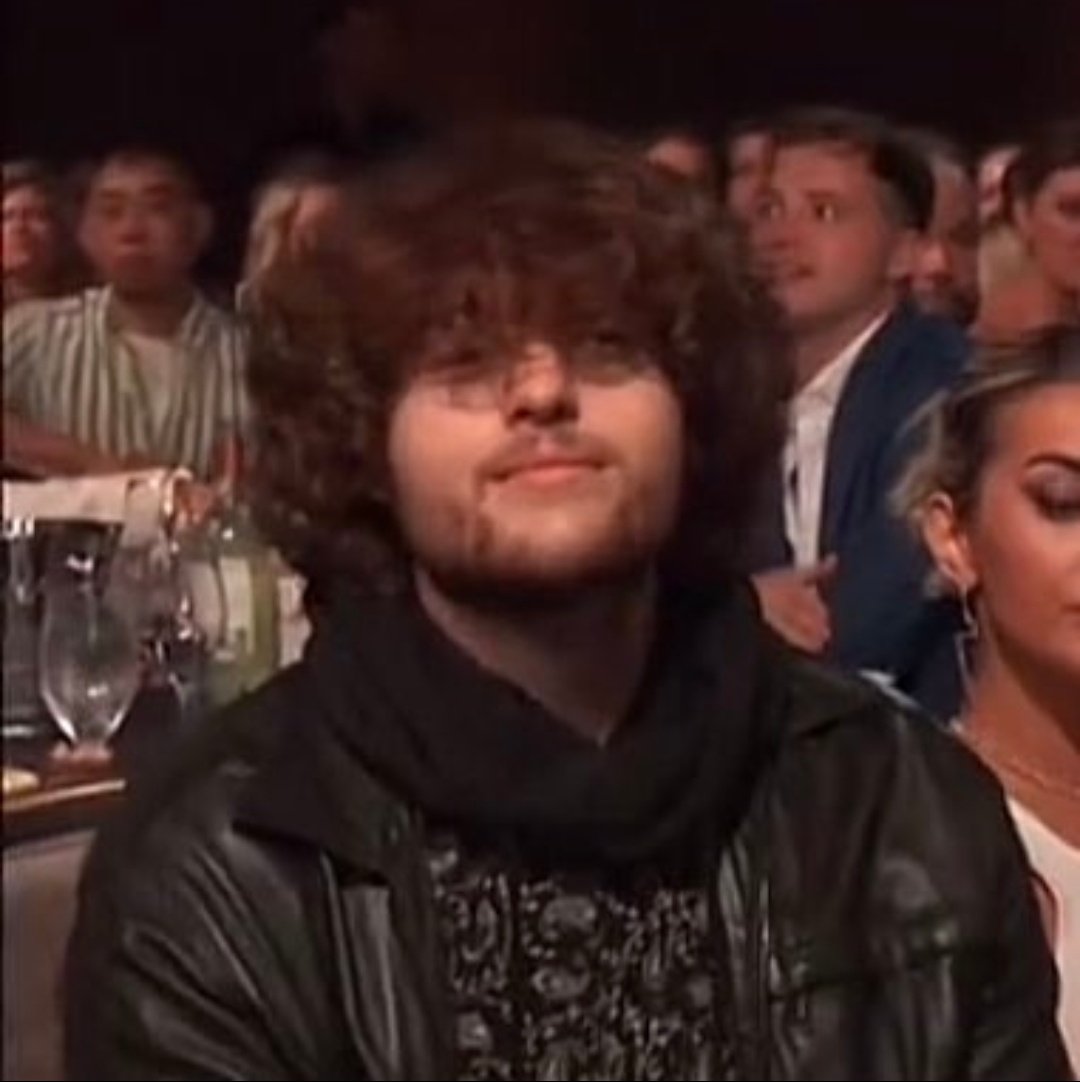 ElioWasReal's tweet photo. Dream should TOTALLY grow out his hair to this length again! https://t.co/kq6wDLOy0R