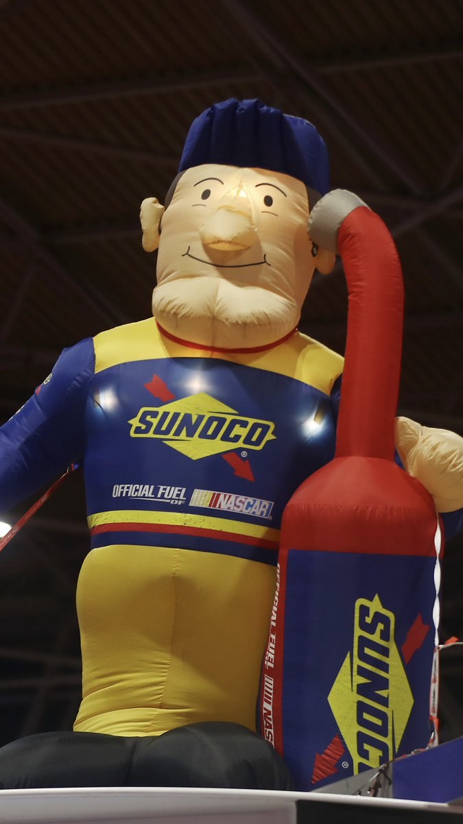 Anglo American Oil Company tweet media