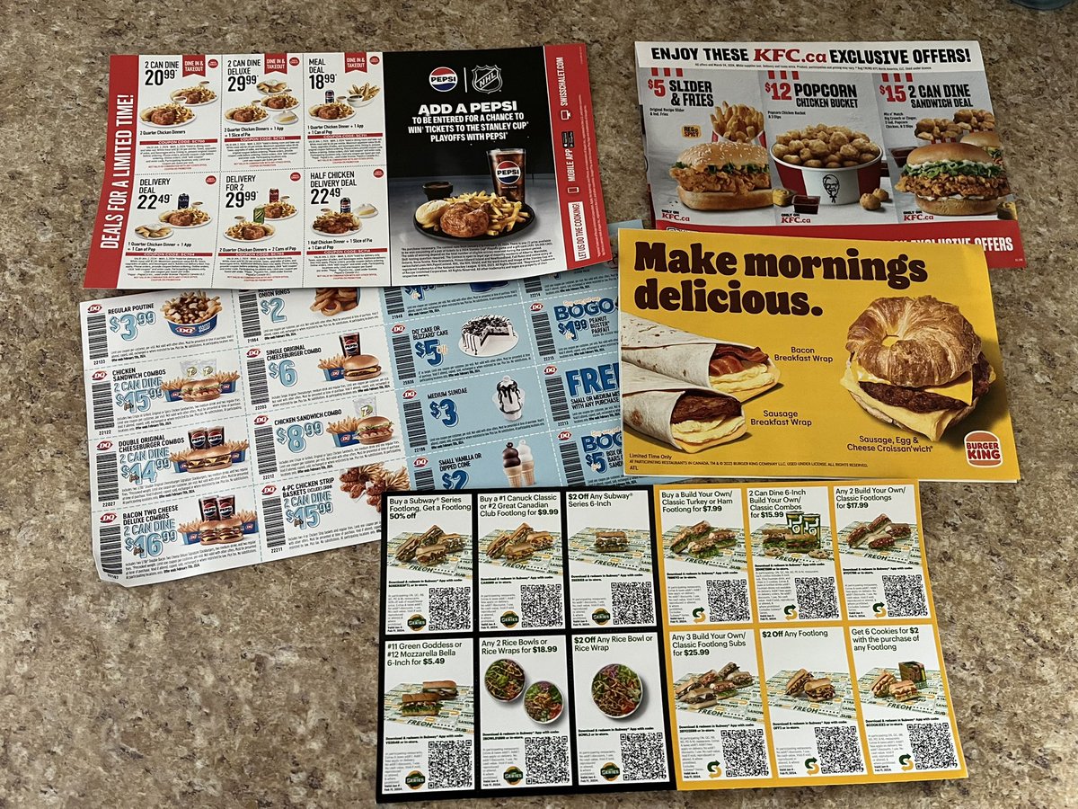 mitchjradio's tweet photo. Me: I’m gonna eat better this year.

Fast food restaurants: Hahaha k https://t.co/aCeIkY2dSd