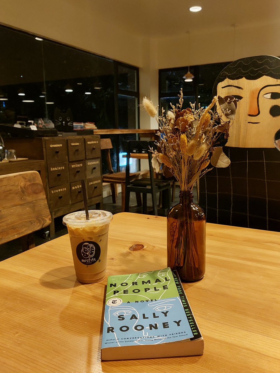 thomasfranccoo's tweet image. 1st read of the year and I am not connecting with the characters of this novel or probably its because I'm not a teenager anymore? 😅
#2024reads