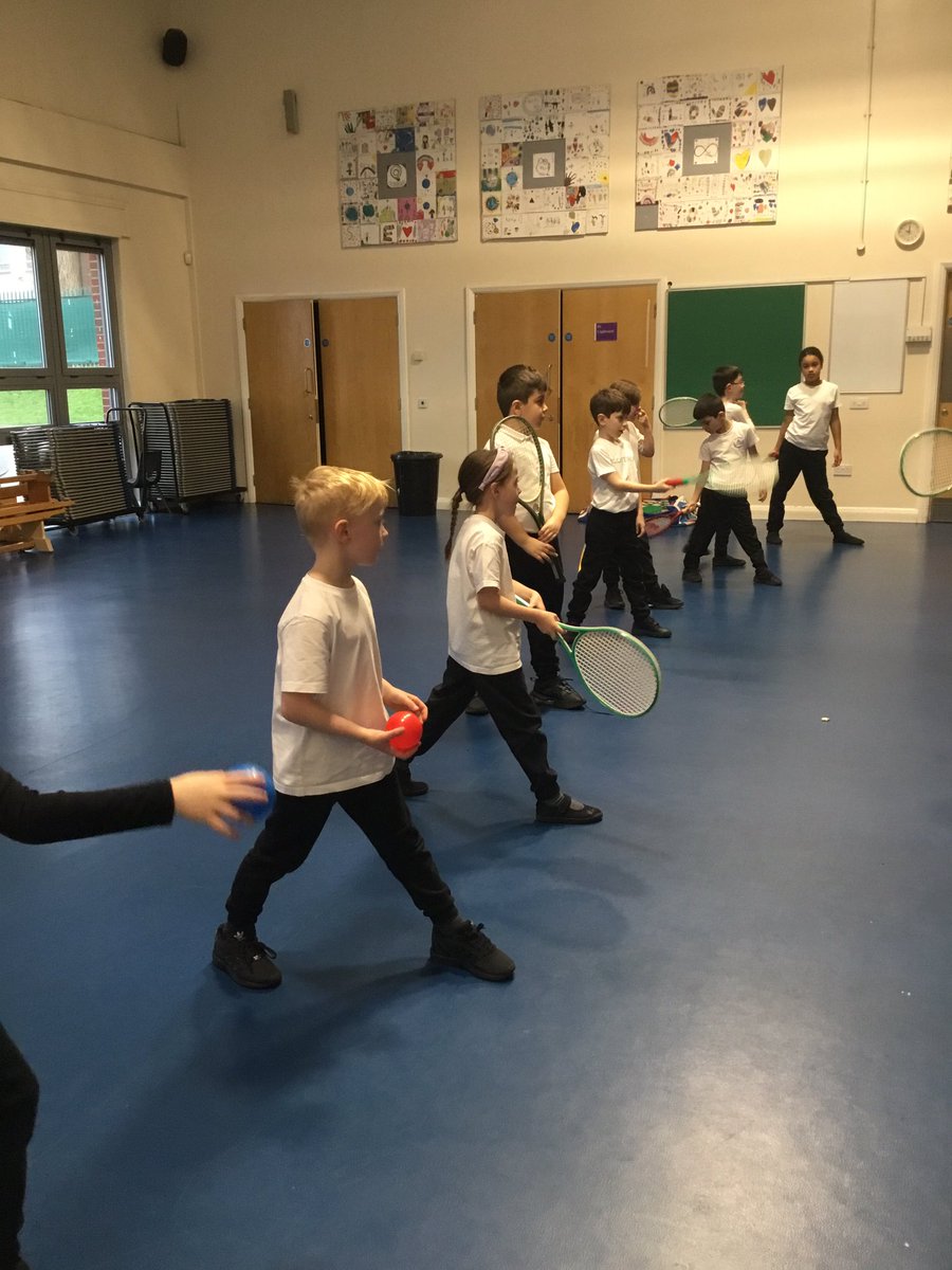 TheTrinityL5's tweet photo. Y2S working with a partner to stay on their toes ready to push and move their racquet into a ready position. #TrinityPE @StJosephCMAT 🏃🏽💜 https://t.co/DM5qxt5nns