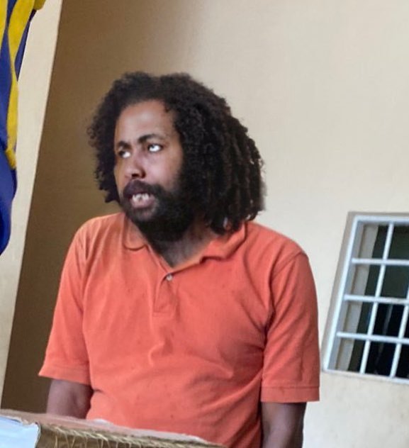 AndilekaCosta's tweet photo. @Slie25242892 Do you like what is in the pictures behind you?? Sausages, Viennas something like that https://t.co/FxJa3DiZHP
