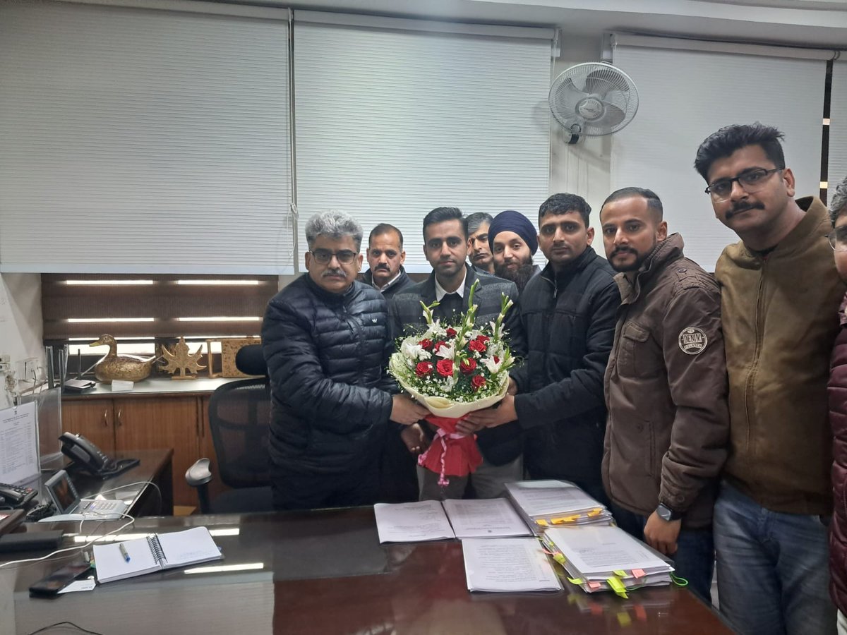 JKPSI2024's tweet photo. A delegation of J&amp;K Police Sub inspector selected Candidates called on hon'ble Chief secretary Shri Atal Dulloo at Civil Secretariat Jmu,today.
The members of the delegation expressed gratitude to the UT govt for  finalizing the JKPSI list in a record time.
@diprjk 
1/2 https://t.co/9ay3uKDNqy