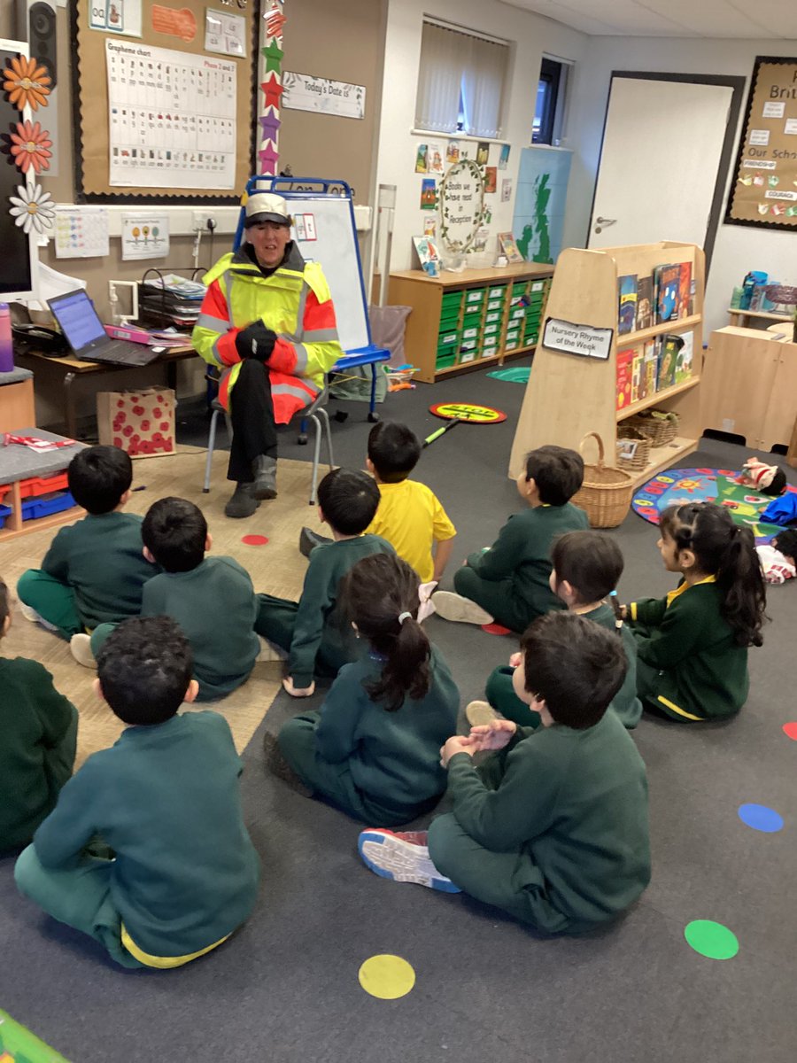 MrsStevensonEPS's tweet photo. A big thank you to Carolyn from @TraffordCouncil who came to talk to Reception about keeping us safe on the roads. We appreciate everything you do for us even in the cold months. ❤️ https://t.co/81gDqq8R5T