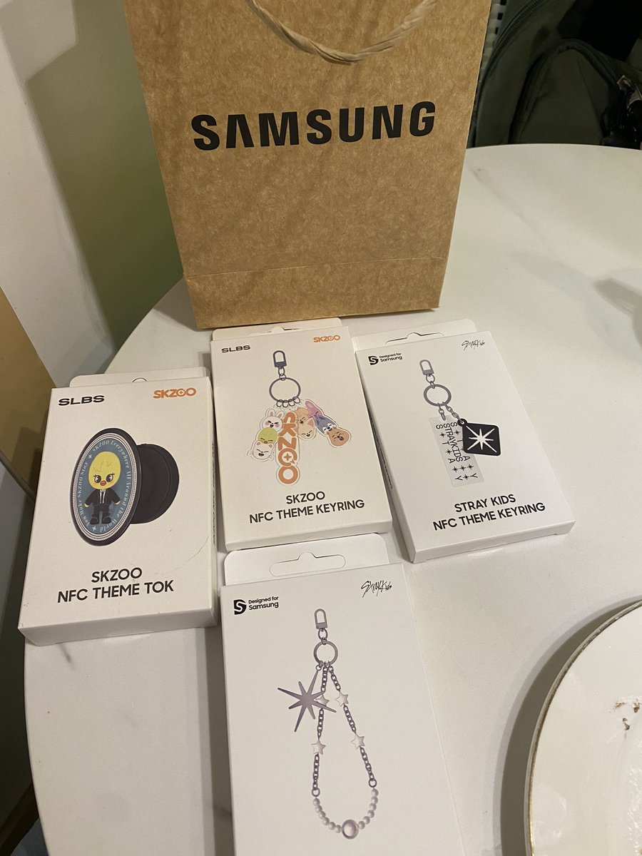 yang1oise's tweet photo. Ang budol bow! ๐ Thanks sa freebie na Bbokkari SKZOO NFC Theme Tok ๐โจ cutie talaga @slbsstudio @SamsungPH @Stray_Kids
#slbs #slbsstudio #straykids #startogalaxy #bethenew #slbsinmanila https://t.co/p1doTNtynX