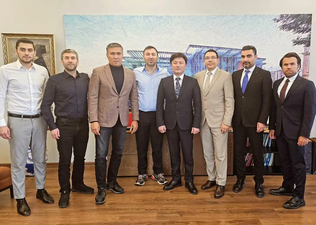 BelgianDears's tweet photo. 💥Kanat is on a business trip to Turkey! Interesting!
Repost @AitbayevKanat
Pic 1 and 2
https://t.co/5UbXmuqBWt
Caption:
Business meeting with colleagues in Turkey.
@yildizlar.organizasyon
@turksoyorg
@bwonet
@ato.congresium
@cundali
@murat4ksu
+thread
#turkey #dimashali https://t.co/IHfvue7PEL