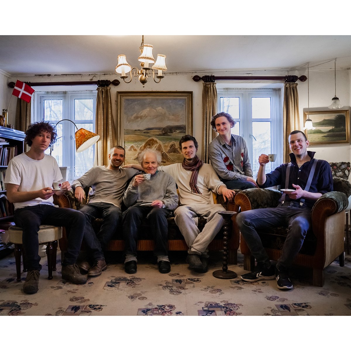 brothersmoving's tweet photo. Strummin', the third and final installment to conclude the Brothers Moving EP-trilogy 'Choppin', Pickin', Strummin'', is finally out!

https://t.co/MVTTgc2FTm https://t.co/dVo79u8d4I