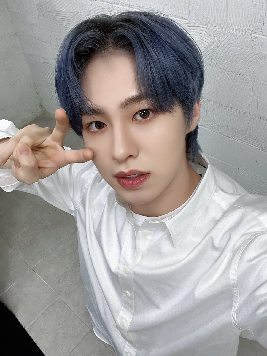 by_EPEX's tweet photo. [#에이든]

귀요미 왔다~😉

#EPEX #이펙스 #AYDEN #에이든 https://t.co/lVAqZT8x3u