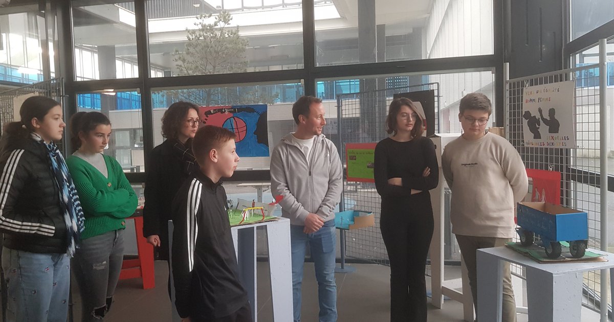 GuillouRachel's tweet photo. Le clg #Etaples @AcLille @dsden62 vient d'obtenir #labellisation #egaliteFG niveau 2👏
Récompense engagement collectif fort au niveau educatif pedagogique
🚻toilettes mixtes
🎯projets interdisciplinaires
🌱#ecodelegues mobilisés
💻lutte #harcèlement genré
🛒Magasin ecosolidaire https://t.co/jgfkT6W2Yu