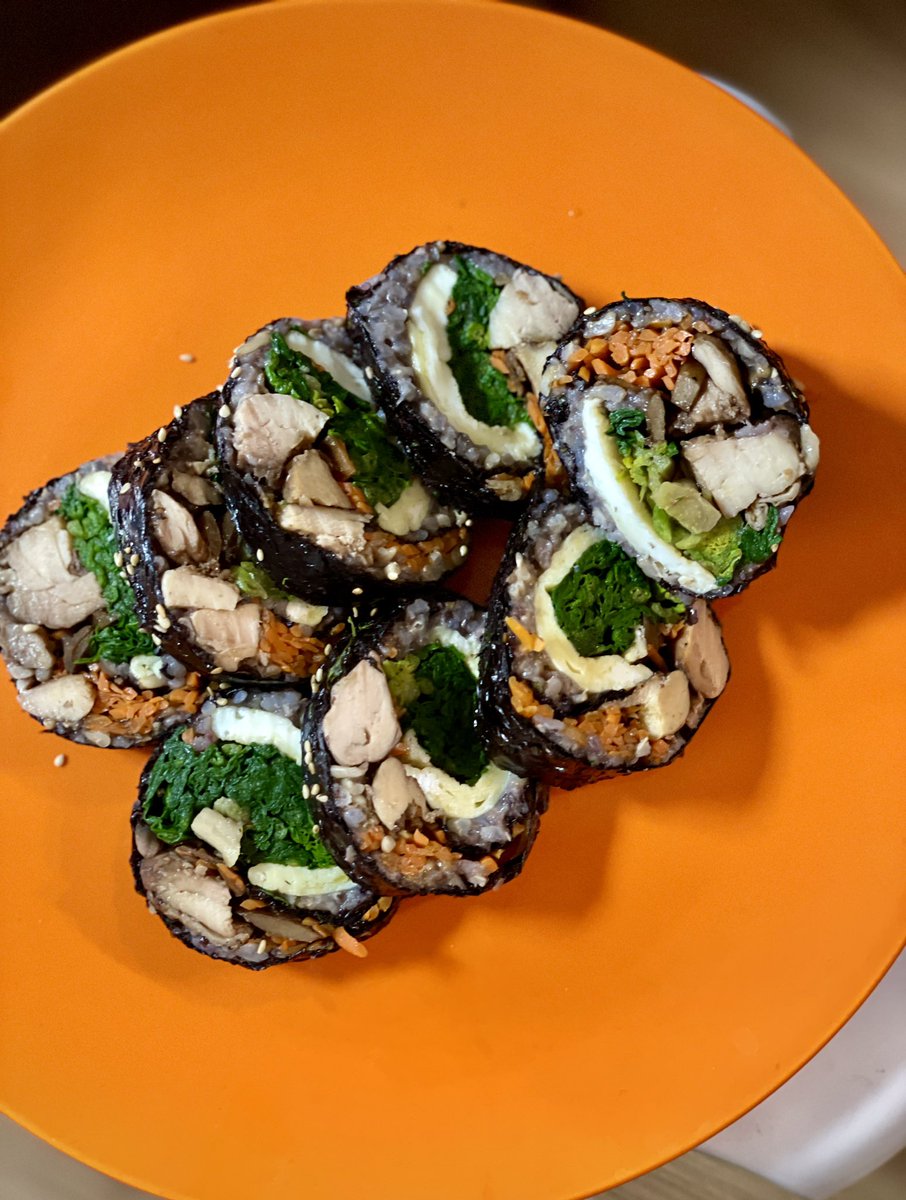 November522's tweet image. 김밥. Lemonaid님 레시피닭안심우엉조림 김밥에 넣으니 더 맛있네