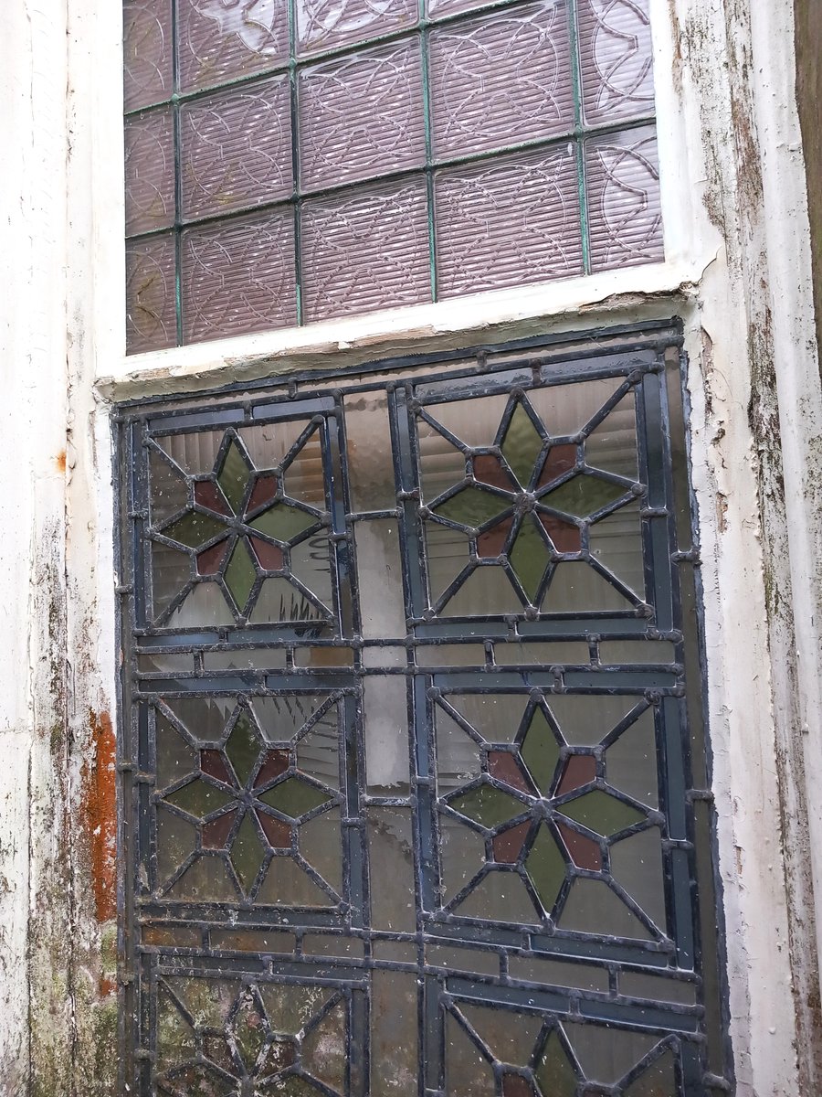 TradSkillsNI's tweet photo. It's #Windowsday! Celebrating with these beautiful leaded sash windows, but they need a bit of TLC.
❤️🪟 #TraditionalSkills https://t.co/Edd3XwgTbJ