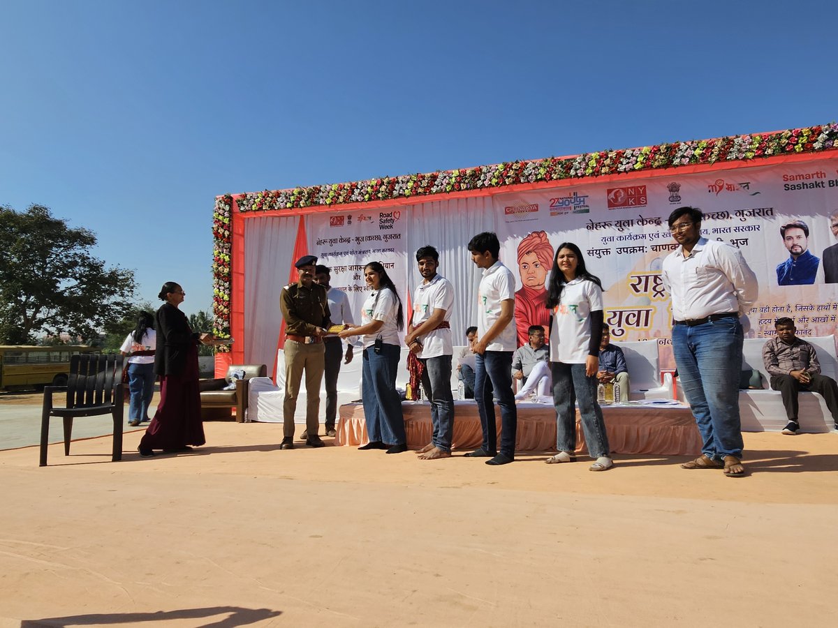 mybharatbhuj's tweet photo. Chairmen Sh. Vadilal Savla,VC Sh. Sandeep bhai Doshi,Trustee Sh. Pankaj Bhai Mehta,Ceo Mehveesh Meman,Smt. Kavita Barmeda &amp; Barnali Keraliya,Dr.Namrata Thakkar,Dr.Vijay Tripathi, Raviveer Chaudhary, Batukbhai rathod, M I Bayad, Manoj Soni, Mayur patel, PSI, Ankit patel, RTO Bhuj https://t.co/KOlqocbWxJ