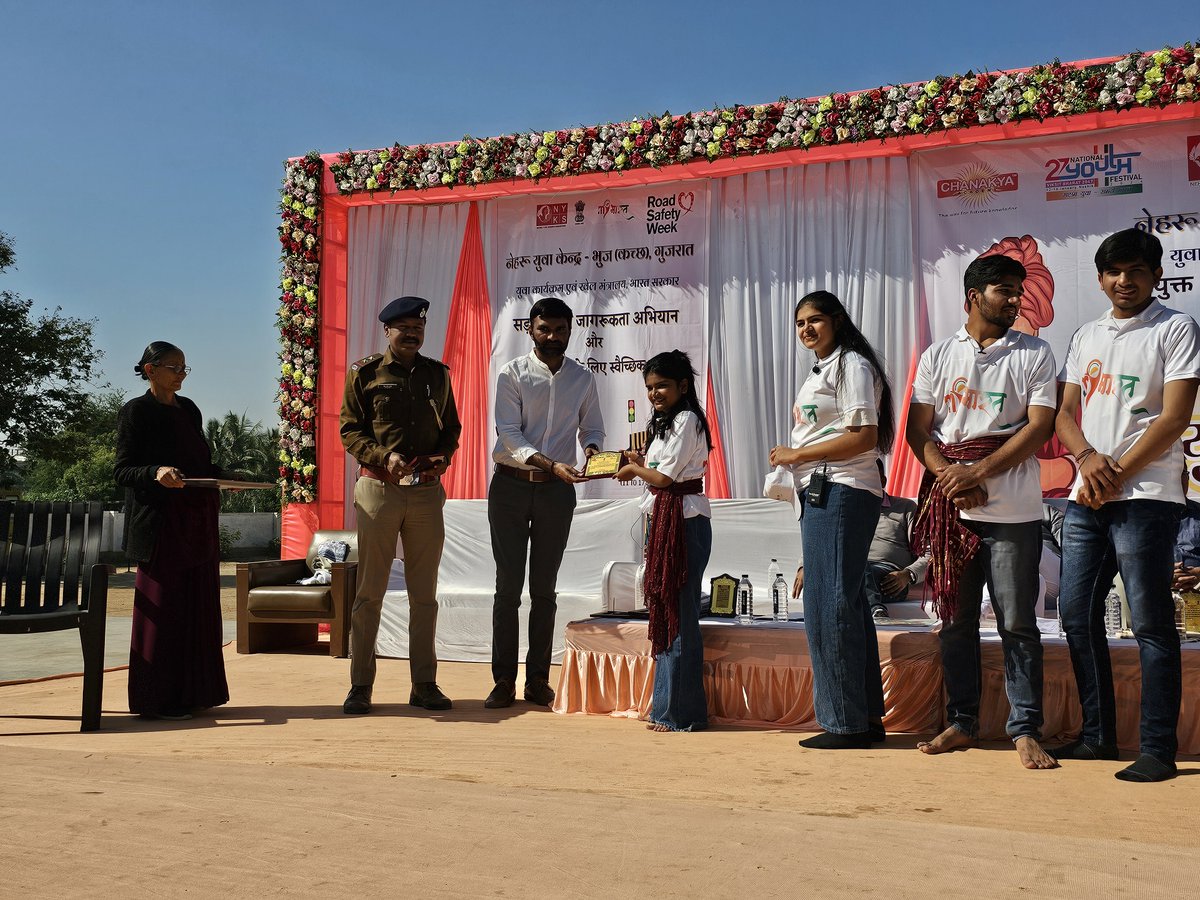 mybharatbhuj's tweet photo. Chairmen Sh. Vadilal Savla,VC Sh. Sandeep bhai Doshi,Trustee Sh. Pankaj Bhai Mehta,Ceo Mehveesh Meman,Smt. Kavita Barmeda &amp; Barnali Keraliya,Dr.Namrata Thakkar,Dr.Vijay Tripathi, Raviveer Chaudhary, Batukbhai rathod, M I Bayad, Manoj Soni, Mayur patel, PSI, Ankit patel, RTO Bhuj https://t.co/KOlqocbWxJ