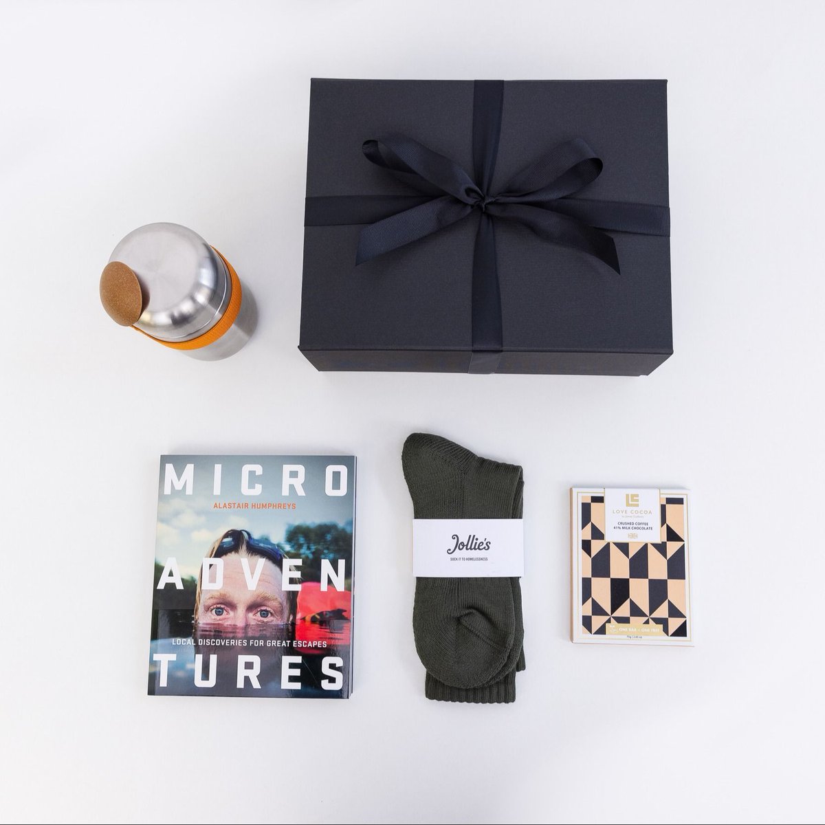 GildedBeeStudio's tweet photo. Beat #BlueMonday with a burst of positivity this weekend! 💙 One way to conquer the so-called most depressing day of the year is by embracing the great outdoors. 🌳  To inspire your outdoor adventures, check out my favourite gift set for the Great Outdoors! https://t.co/rP56d98Out