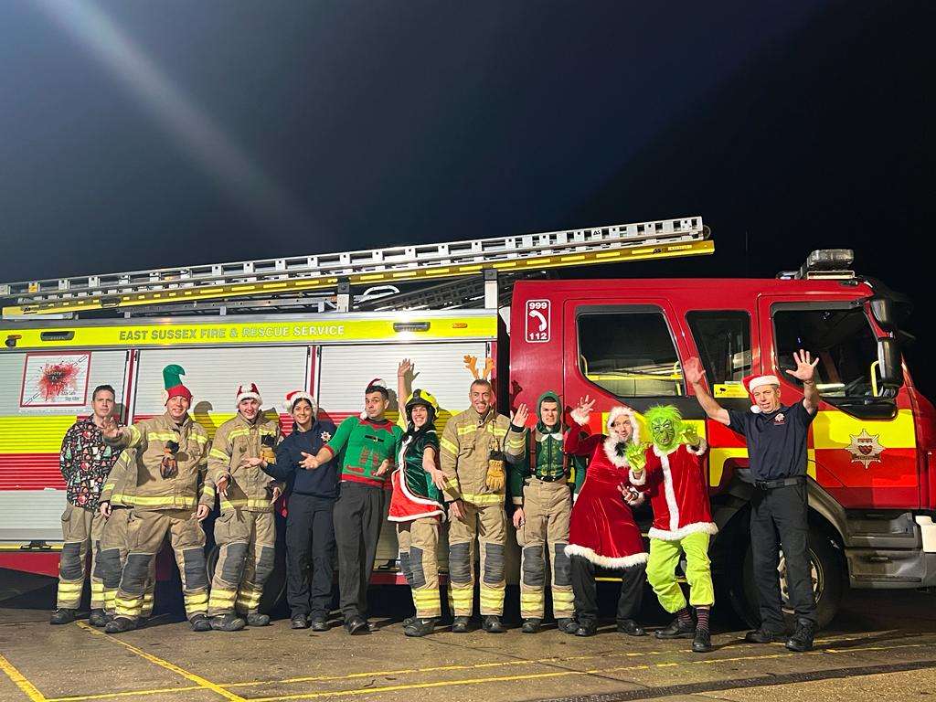 SussexIncidents's tweet photo. Fires Out, Spirits High: ESFRS Firefighters' Festive Fundraising Fiesta
@EastSussexFRS  #ESFRS 

Read more on https://t.co/VQopG8HG10 ➡️

https://t.co/OaxY9V72wj https://t.co/p2uuSDZZvp