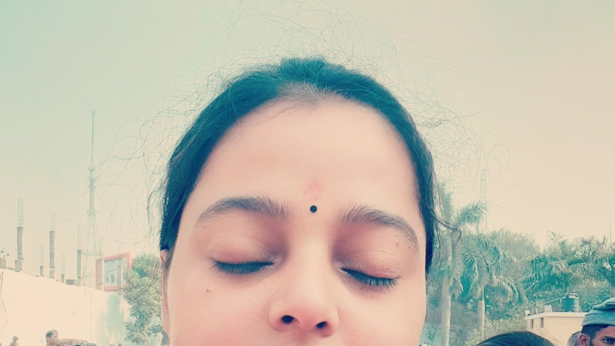 doc_saloni's tweet photo. Sari duniya meri aankhon mein seemat aayi hai ..
#cutoo https://t.co/gG2wtJN2qA