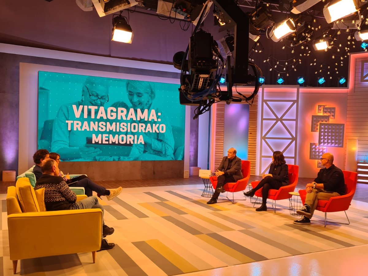 VitagramaM's tweet photo. Atzo @BibaZuekETB -en platoan egon ginen Vitagrama-ren inguruan hitz egiten. Galdu bazenuen Nahieran ikusteko aukera duzu. 😉
#vitagrama #memoria #bibazuek https://t.co/XAhS4do5s6