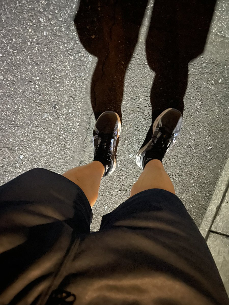 2bPwKg1daNPy5kg's tweet photo. 疲労がかなり抜けてきたのと、仕事のイライラを解消する為、久しぶりにMペース付近でランニング。
相方はcloudeclipseです。
自分の場合はこのくらいのペースから、反発が物足りなく感じ始めました。クッションについては申し分無いですね。
#cloudeclipse
#夜ラン https://t.co/ydhoswcoys
