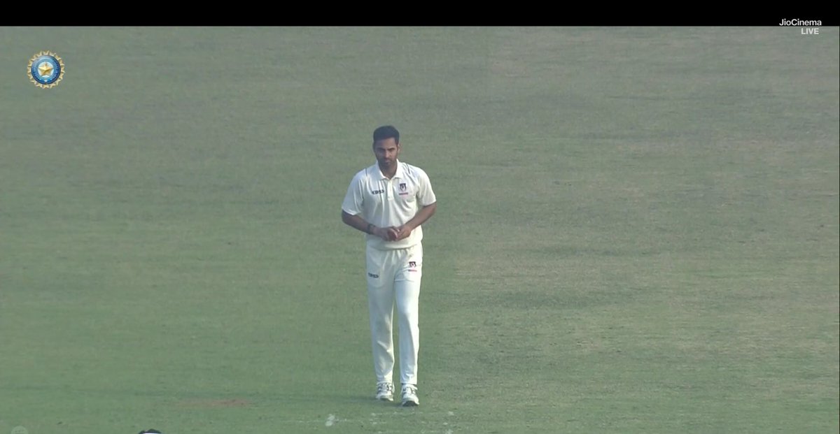 FIVE-WICKET HAUL FOR BHUVI..!!!!

A comeback to remember forever, he is playing his first FC game since 2018 and he returned like a boss when his state was under huge trouble in the Ranji Trophy. 🫡