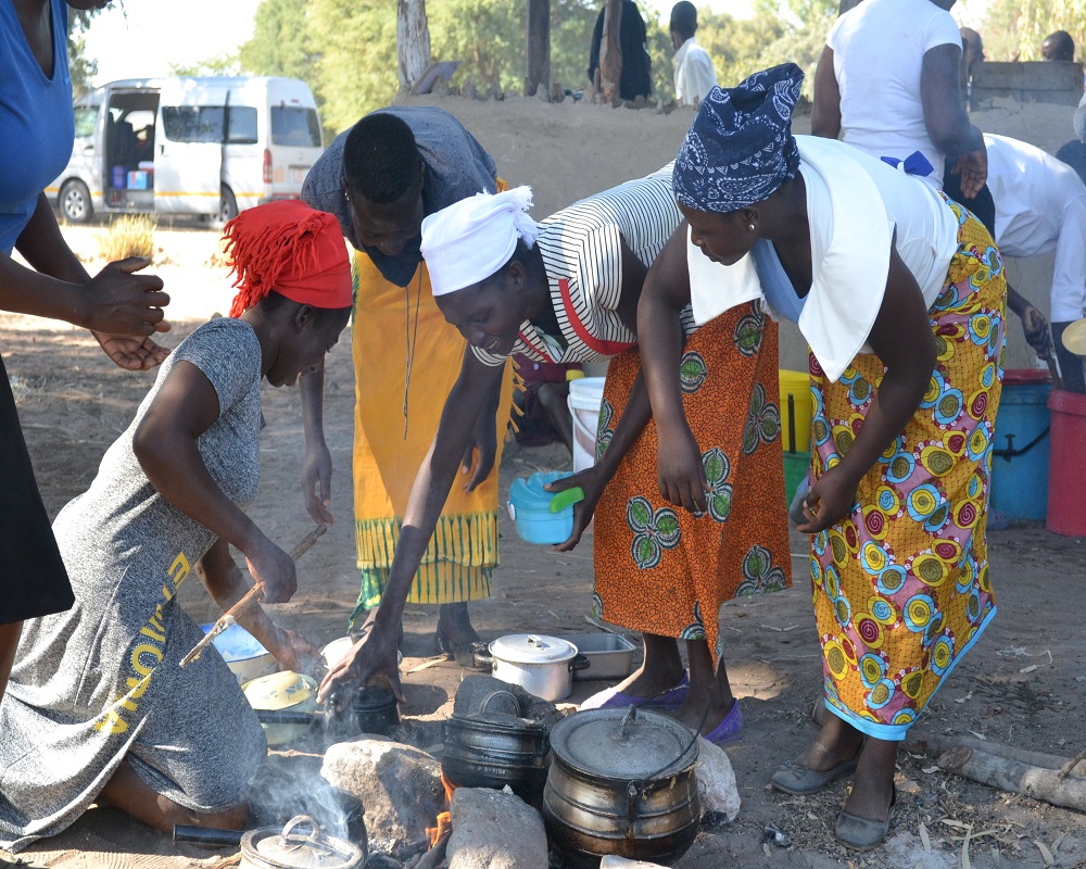 𝐇𝐞𝐚𝐥𝐭𝐡 𝐓𝐢𝐦𝐞𝐬 (@healthtimeszim) on Twitter photo Zimbabwe Govt Allocates 71,500 Tonnes Of Grain To Feed Over 2 Million Food Insecure Citizens...Read Here healthtimes.co.zw/2024/01/12/zim… <a href="/WFP/">World Food Programme</a> <a href="/WFP_Africa/">WFP Africa</a> <a href="/WFP_Media/">WFP Media</a> <a href="/psczimbabwe/">Public Service Commission - Zimbabwe</a> <a href="/SUN_Movement/">Scaling Up Nutrition (SUN) Movement</a> <a href="/InfoMinZW/">Ministry of Information, Publicity & Broadcasting</a> #ZIMBABWE Zimbabwe Govt Allocates 71,500 Tonnes Of Grain To Feed Over 2 Million Food Insecure Citizens...Read Here healthtimes.co.zw/2024/01/12/zim… <a href="/WFP/">World Food Programme</a> <a href="/WFP_Africa/">WFP Africa</a> <a href="/WFP_Media/">WFP Media</a> <a href="/psczimbabwe/">Public Service Commission - Zimbabwe</a> <a href="/SUN_Movement/">Scaling Up Nutrition (SUN) Movement</a> <a href="/InfoMinZW/">Ministry of Information, Publicity & Broadcasting</a> #ZIMBABWE