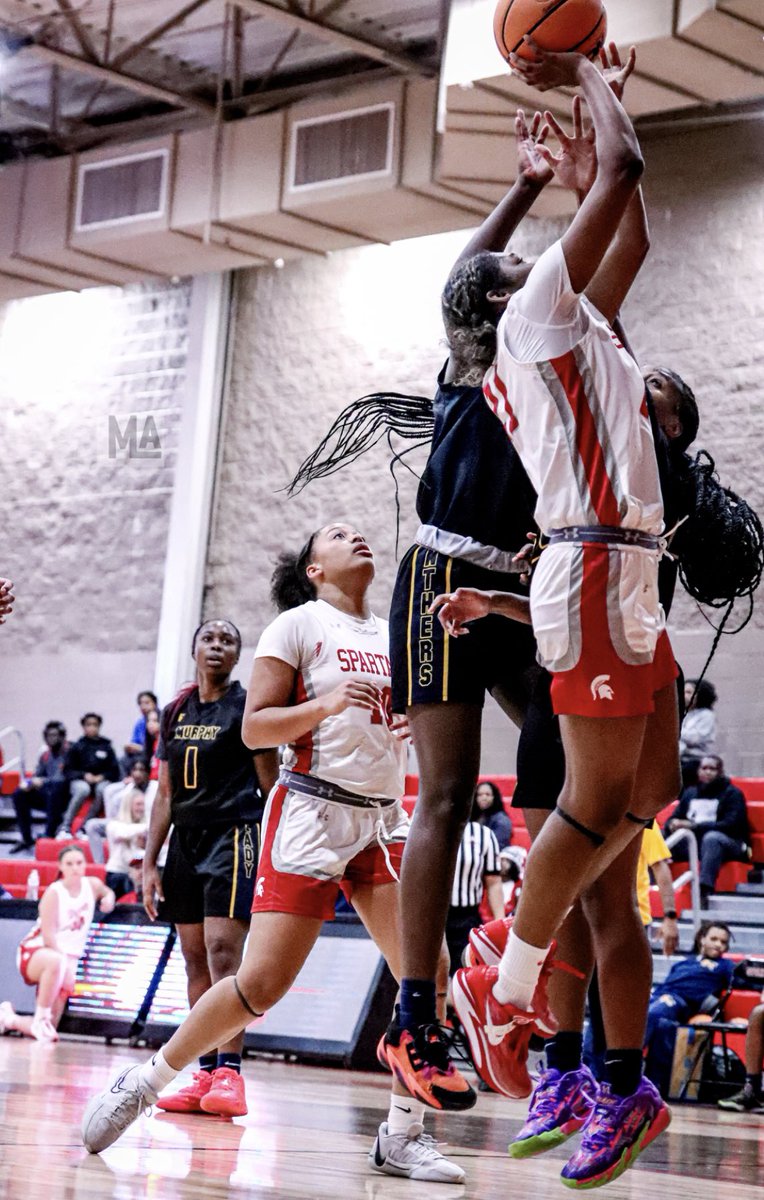ElleJRoberts's tweet photo. We face the Theodore Lady Bobcats TONIGHT! #AreaPlay #WePlayAsATeam 🙌🏾 https://t.co/4UXR0ZBLBC