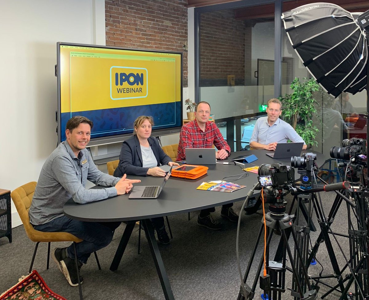 📸🌟 Vandaag zijn de opnames van de IPON Apple Webinar geweest! Michel van Ast ging in gesprek met onderwijs experts Ko Smidt, Eveline Kaleveld en Aram Schalm. 🚀 Binnenkort te zien via ipon.nl. 
Mis het niet! 👀 #IPONWebinar #AppleOnderwijs #ComingSoon #StayTuned