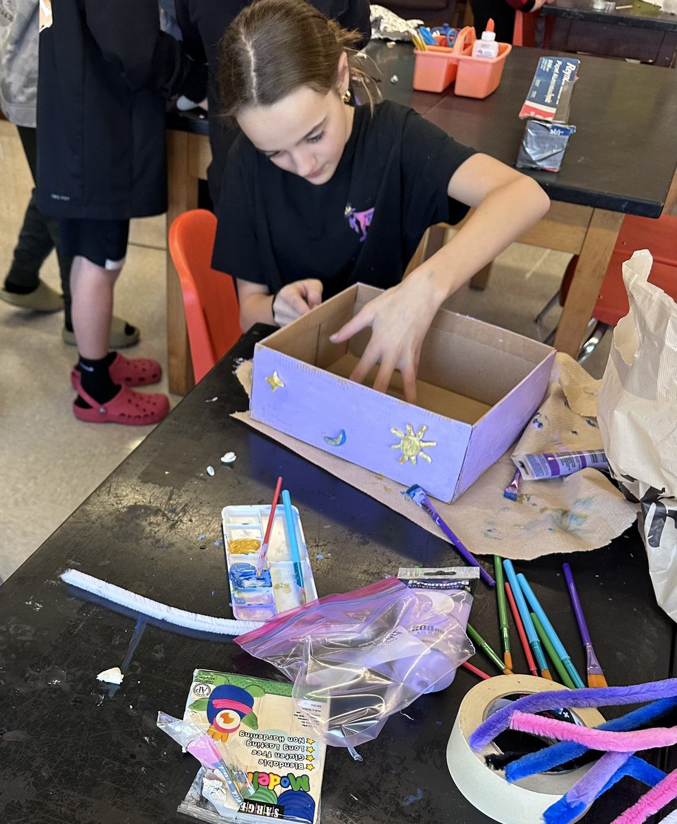 Music in the science lab! Building <a href="/makeymakey/">Makey Makey</a> instruments in the <a href="/WWP_Dalers/">WWP_Dalers</a> lab with 5th Gr this week!