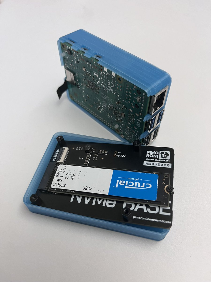 Hot Toddy’s very snug case for the <a href="/pimoroni/">pimoroni</a> NVMe Base. printables.com/model/716209 #raspberrypi5 #raspberrypi