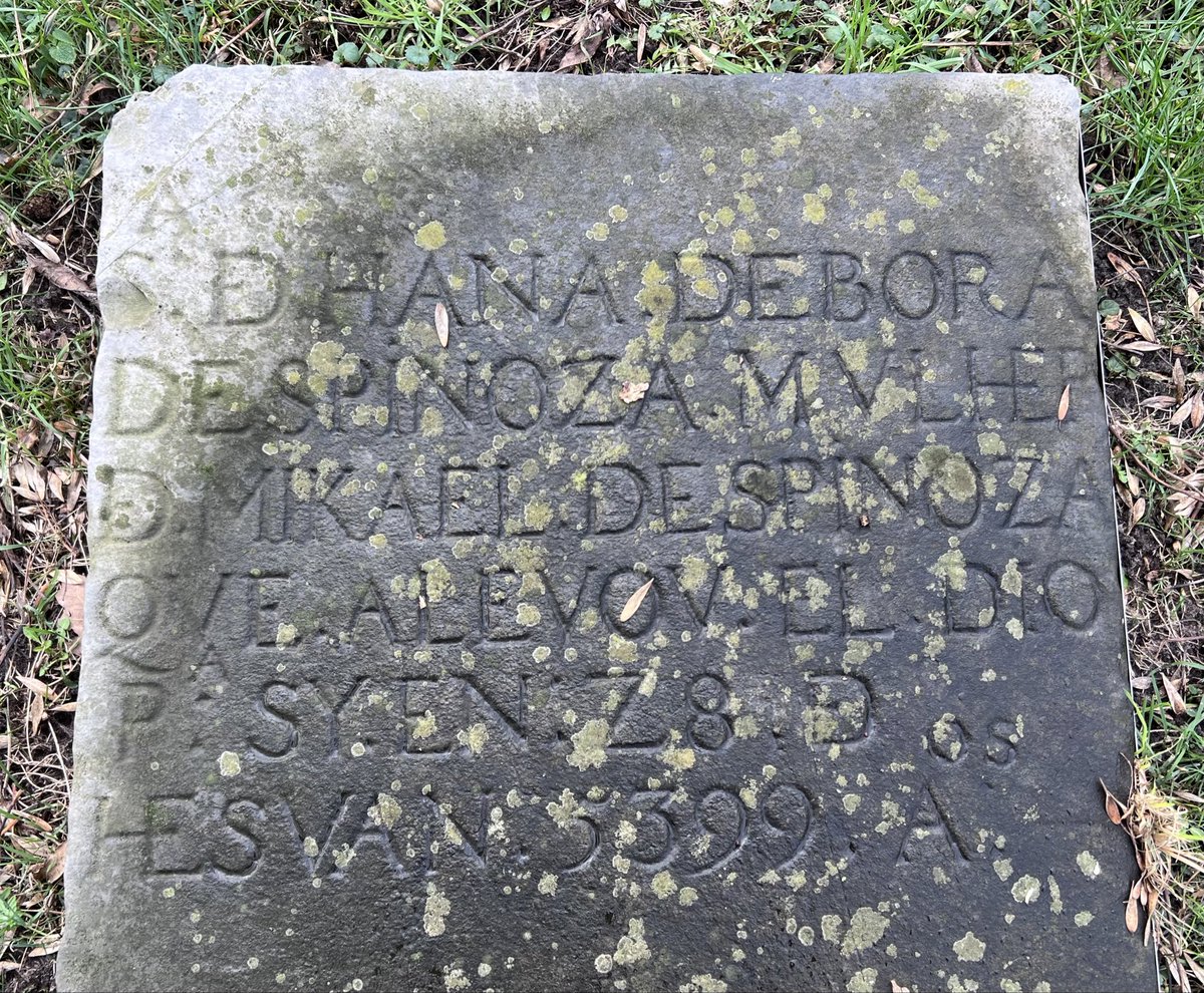 BoerLeen's tweet photo. Hana Debora de Spinoza, de moeder van Benedictus de #Spinoza, Nederlands beroemdste #filosoof, overleed in 1638. Zij is begraven op Beth Haim in Ouderkerk aan de Amstel https://t.co/Wbbcg42K7A