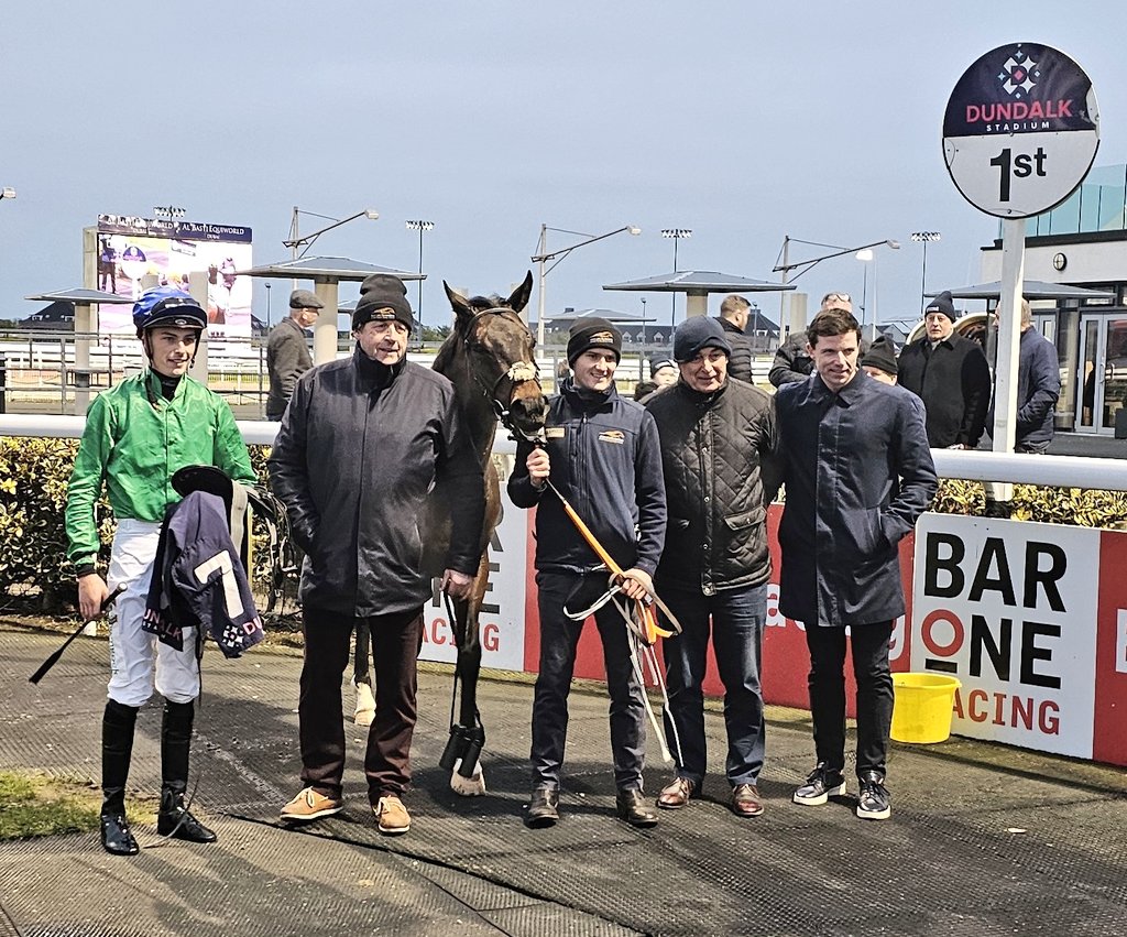 2023's Dundalk Champion Trainer makes his mark with his first winner at the track this year. @adomcguinness1 and team win the second race with EDDIE G. Ridden by Cian Mac Redmond for Taceec Syndicate.