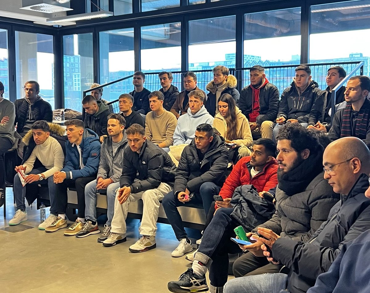 CruyffInstitute's tweet photo. What do our #StudyTrips involve?
- Visits to the top clubs in #Eredevisie, #Bundesliga or #LaLiga facilities (#FieldTrips).
-Lectures by #SportsIndustry experts.
- #Networking with fellow Master's students.
Check out some of the photos of our experience! 👇 https://t.co/Xb84OJI46Z
