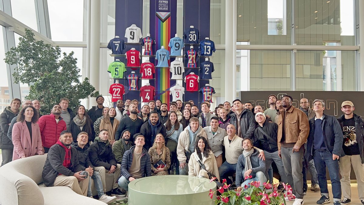 CruyffInstitute's tweet photo. What do our #StudyTrips involve?
- Visits to the top clubs in #Eredevisie, #Bundesliga or #LaLiga facilities (#FieldTrips).
-Lectures by #SportsIndustry experts.
- #Networking with fellow Master's students.
Check out some of the photos of our experience! 👇 https://t.co/Xb84OJI46Z