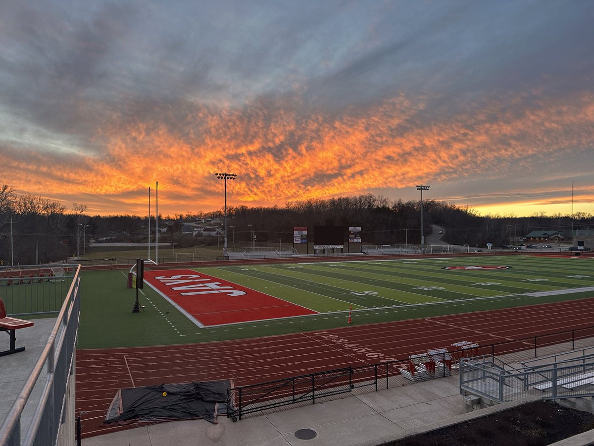 coachericthomas's tweet photo. WHAT A WEEK!!!  There is a lot to be done. We are off to a great start.  I want to thank everyone with @JCSchools_ and @JCJaybirds for being so welcoming. @jaypridealive is for real.  On Fire for this Journey with @jay_football #BEALINK #onceajayalwaysajay https://t.co/DmA8AoZjvw