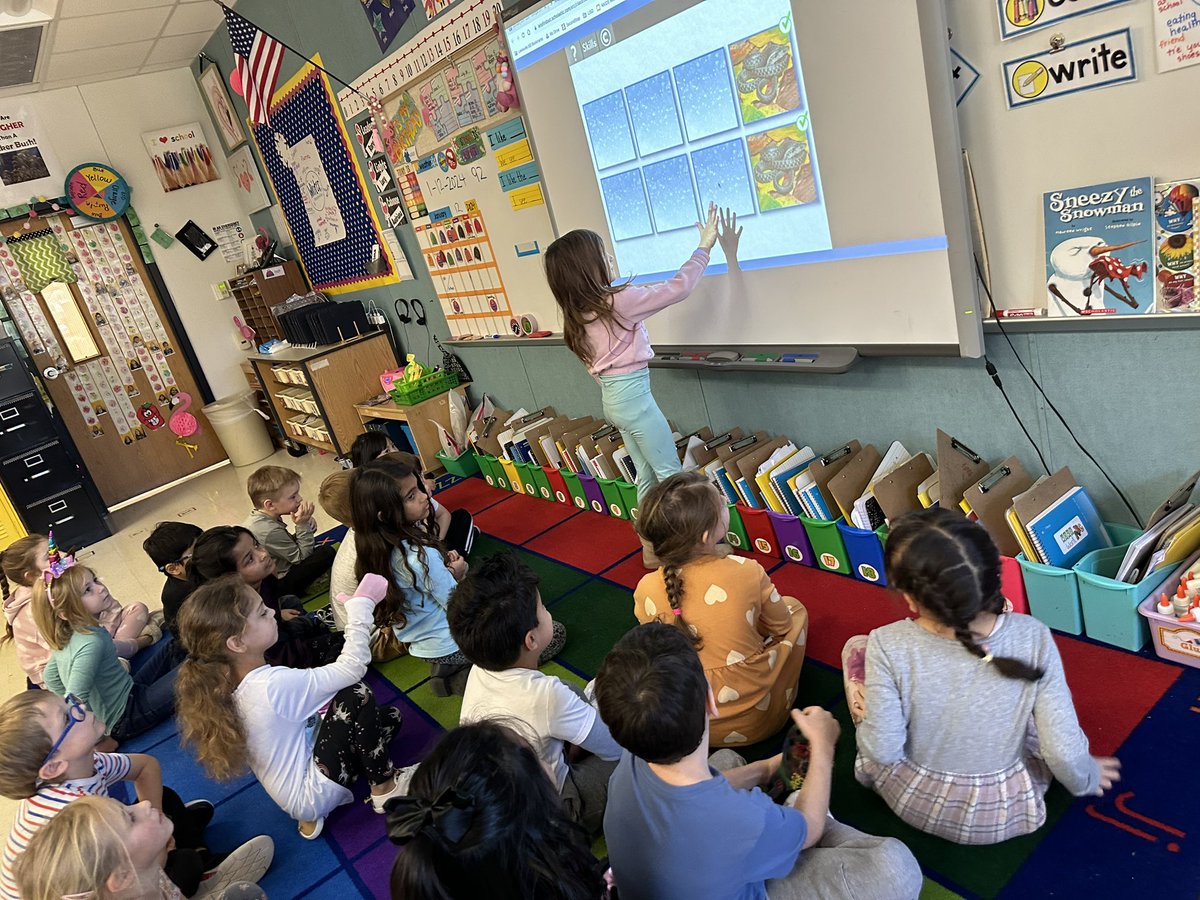 EschASketchK's tweet photo. Warming up in Winter!❄️ Animals have adaptations and some hibernate when it’s cold! @ScholasticEdu @Scholastic Let’s Find Out helped us dig in today!! @Donald_ES #dolphinSTEM https://t.co/QKGHK18IfX