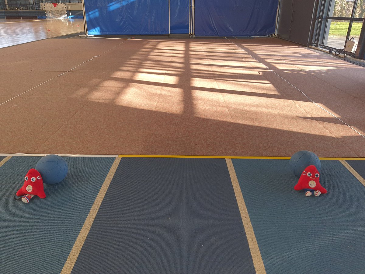 Magagnosc2's tweet photo. Journée sportive au CDFAS. Nos élèves du @LPO_LouisArmand spécialité EPPCS ont organisé et encadré 4 classes de primaire et 4 classes de collège pour leur faire découvrir et vivre differentes activités sportives . 
#génération2024 #vivreleparalympisme #Paris2024 https://t.co/vE0yUelC8a