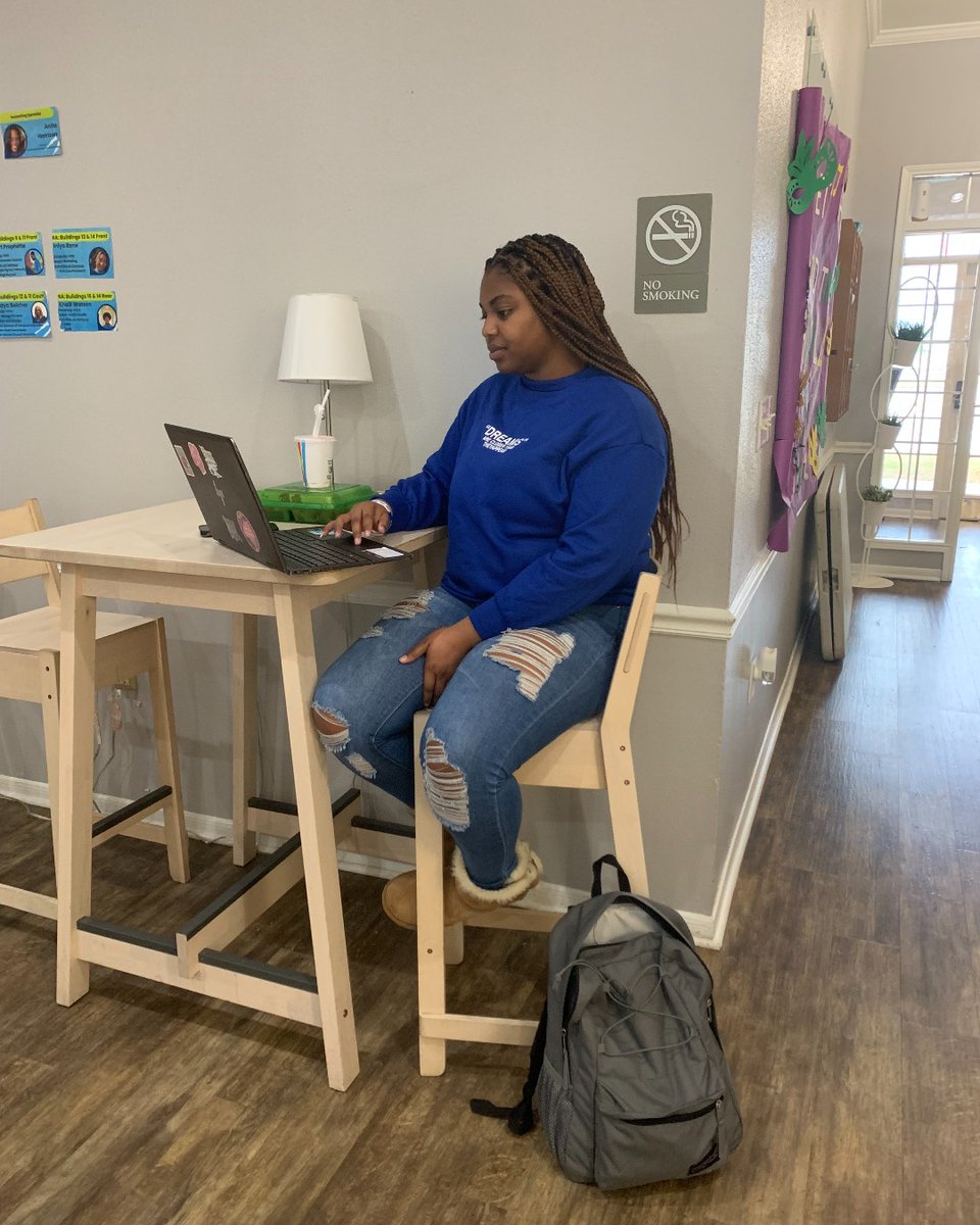 PrivateerPlace's tweet photo. Woohoo! We just signed another lease!! Stop by our leasing office for a tour today! 😁 😁 

#PrivateerPlace #UNO #XULA https://t.co/u48m9Nygxo