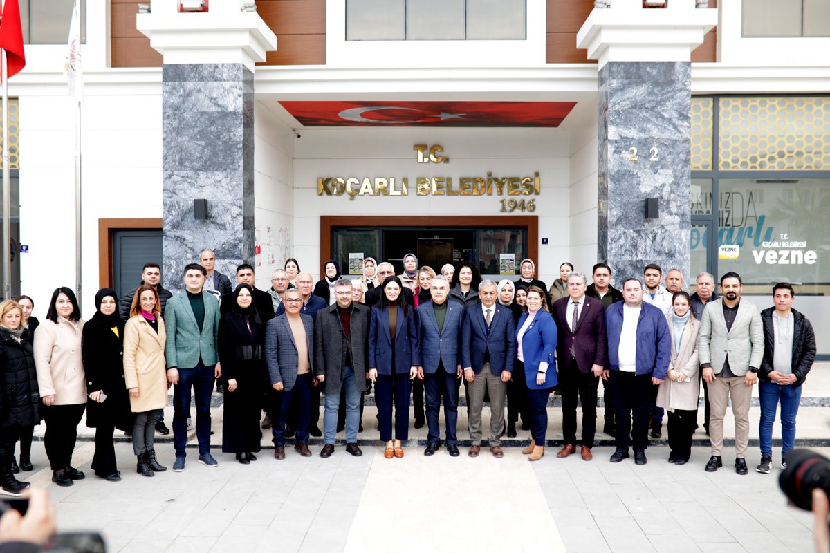 📍 Koçarlı

Yolumuz bir, 
Hedefimiz bir,
Sevdamız bir…