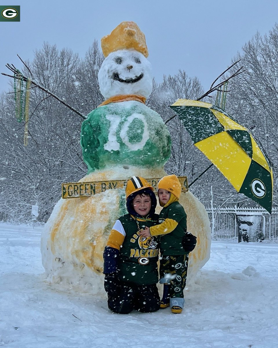 packers's tweet photo. Now THAT’S a snowman. ☃️

#GoPackGo https://t.co/uPH5uorSKX