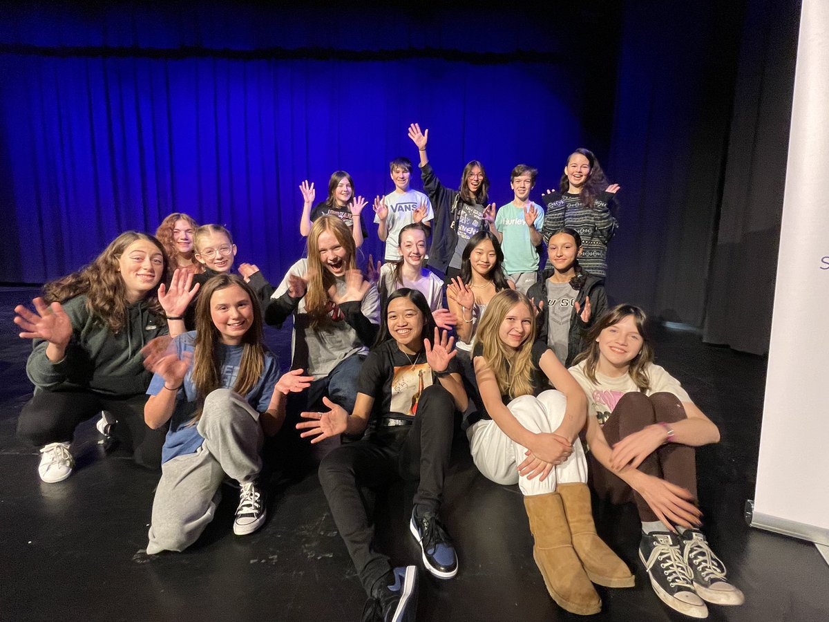 @RmsMiddle takeover from teams Part One and Part Two at last nights <a href="/CanadianImprov/">Canadian Improv Games</a> xrounds at Halifax West! The future is bright for Ns improv!