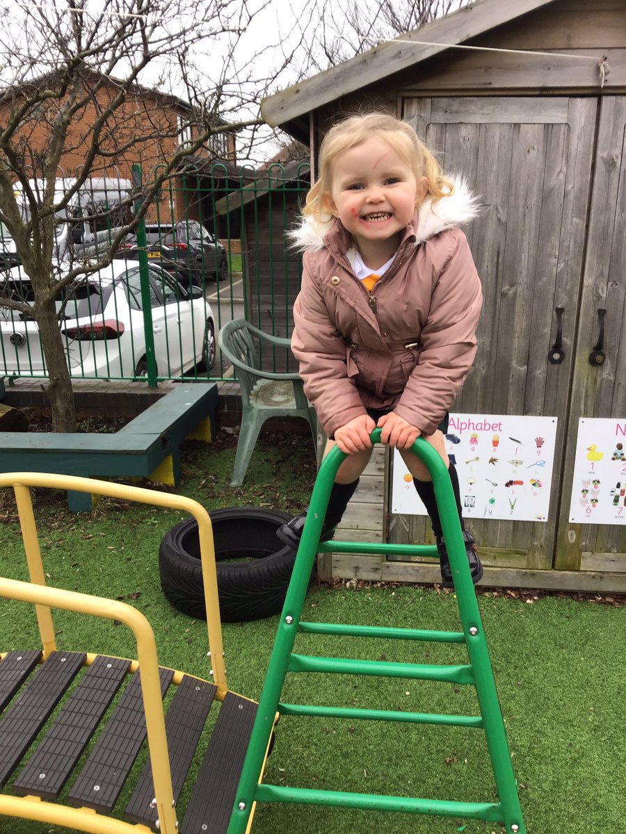 EYFSSJV's tweet photo. The older children have been fabulous at helping the new children to settle in. https://t.co/rYW8b9mfsM