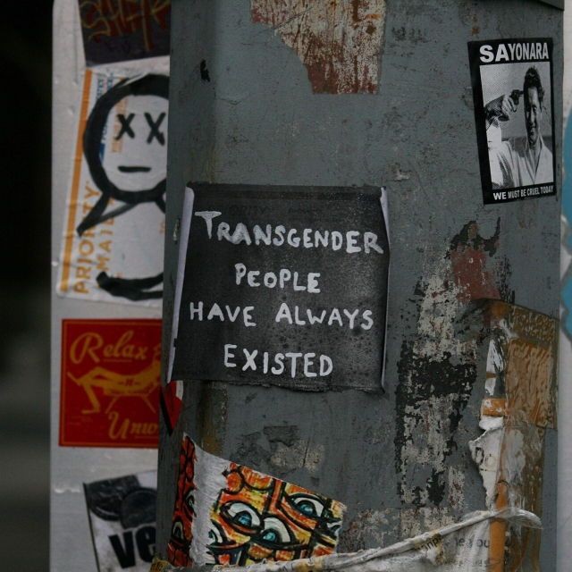 tiburonplin's tweet photo. ✨ DIFUSIÓN PORFAVOR ✨

— Soy Alexys, un chico trans estudiante de fotografía y tengo que hacer un fotolibro.

Para este trabajo busco representar y dar voz a la realidad que sufrimos los HOMBRES TRANS hiperfemeninos, por eso busco testimonios, experiencias... etc! 

— (1/2) https://t.co/F16IS4210R
