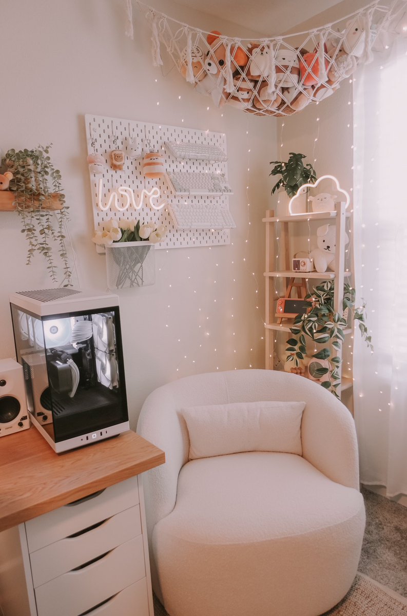 goldenmirmy's tweet photo. my cozy corner 💭 https://t.co/ltqabIXxE7