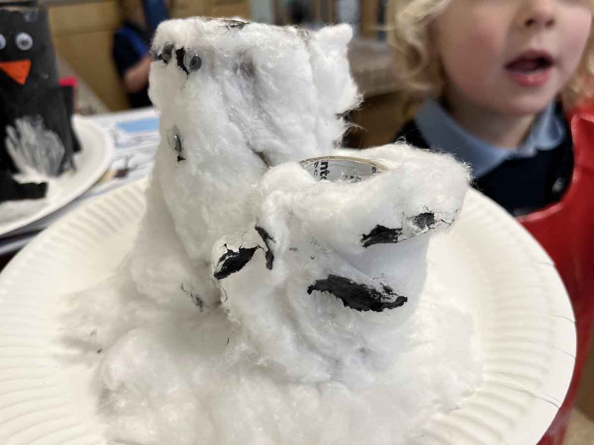 BarkiSchool's tweet photo. What a creative bunch of children we have… meet the polar bears and penguins! #eyfs https://t.co/iIeAKxg4m0